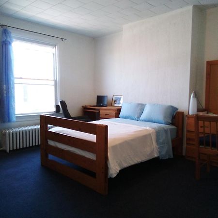 A Cozy Bedroom For You To Relax Pittsburgh Esterno foto